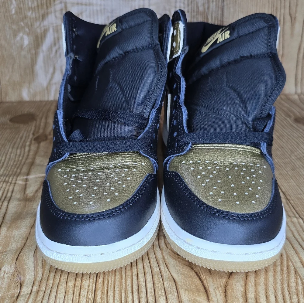 Nike Kids Air Jordan Black &‎ Gold High-Top Sneakers Size 4.5Y
